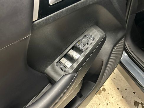 Used 2025 Mitsubishi Outlander AWD image 14