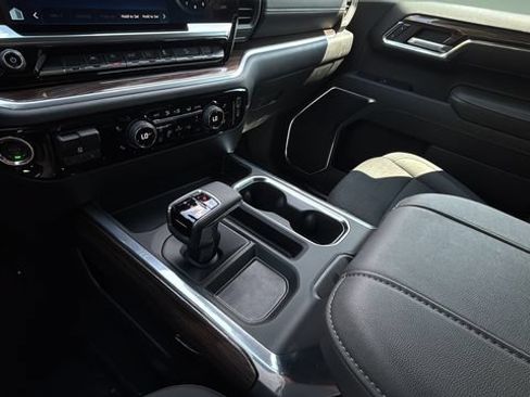 Used 2026 Chevrolet Silverado 1500 LT Trail Boss w/ LPO, Dark Essentials Package AWD/4WD image 14