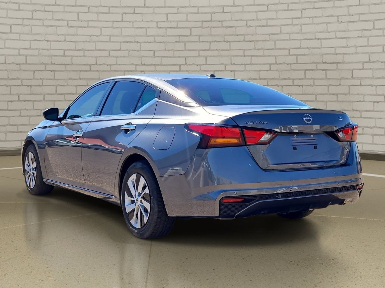 Used 2025 Nissan Altima 2.5 S FWD image 7
