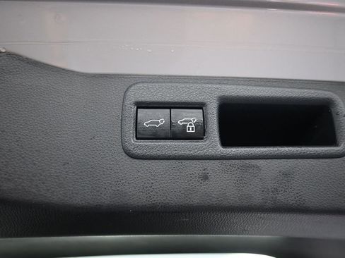 Certified 2023 Toyota Venza LE AWD/4WD image 22