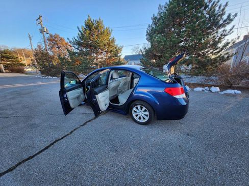 Used 2011 Subaru Legacy 2.5i Premium image 43