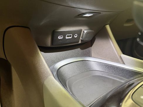 Used 2025 Chevrolet Malibu LT image 24