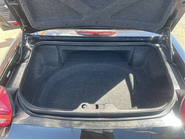 Used 2004 Ford Thunderbird RWD image 8