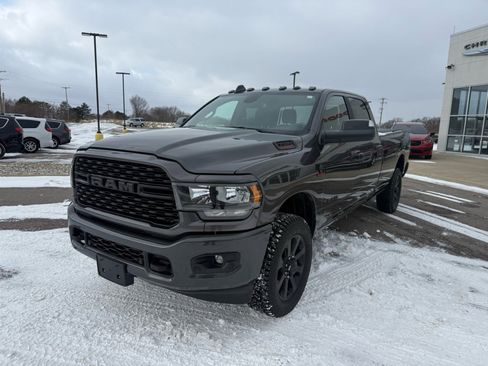 Used 2022 RAM 3500 Big Horn w/ Night Edition image 7