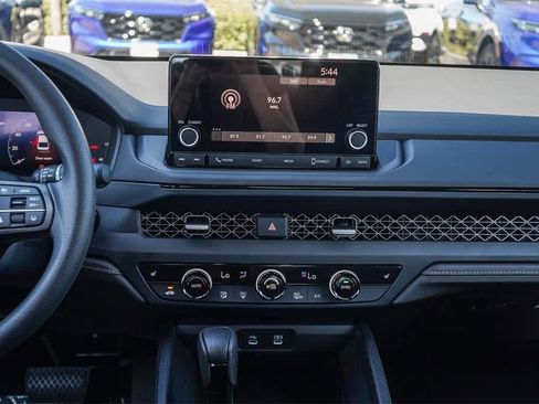 Used 2025 Honda Accord SE image 32