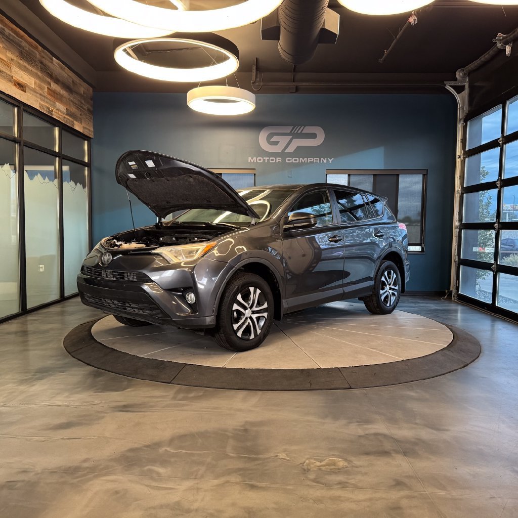 Used 2018 Toyota RAV4 LE w/ Carpet Mat Package FWD image 24