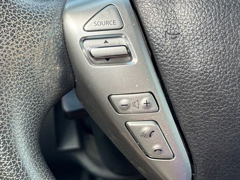 Used 2016 Nissan Versa SV FWD image 16
