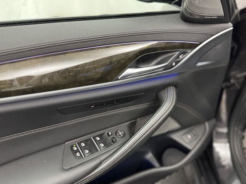 Used 2019 BMW M550i xDrive image 18