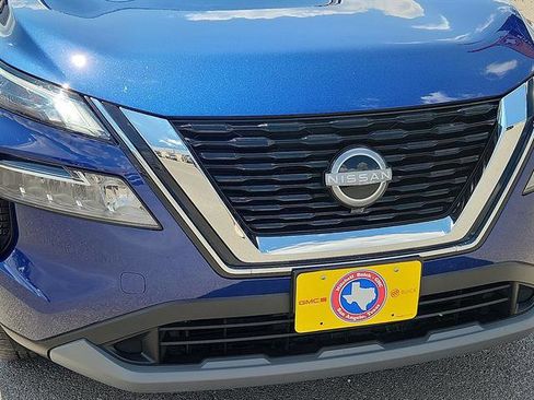 Used 2023 Nissan Rogue SV image 7