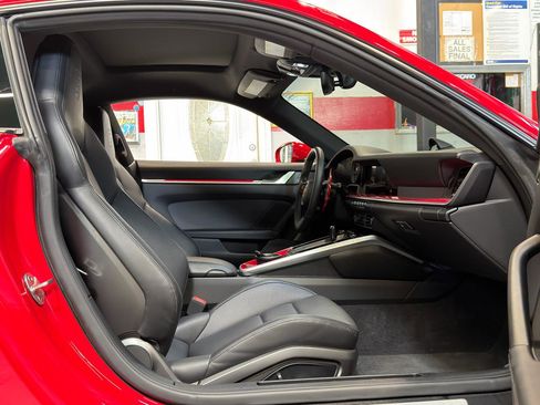 Used 2022 Porsche 911 Carrera image 22