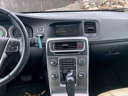 Used 2012 Volvo S60 T5 image 27