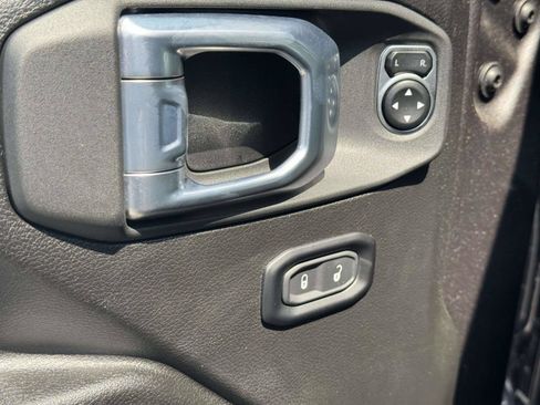 Used 2024 Jeep Wrangler Unlimited Sport AWD/4WD image 17