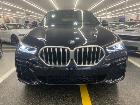 Used 2022 BMW X6 xDrive40i w/ M Sport Package image 3