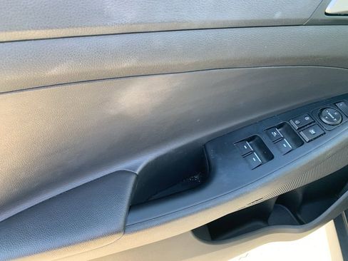 Used 2018 Hyundai Tucson Limited image 18