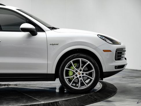 Used 2023 Porsche Cayenne image 18