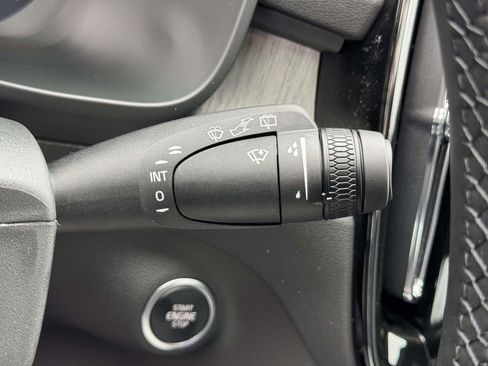 Used 2025 Volvo XC40 B5 Ultra w/ Protection Package Premier image 22