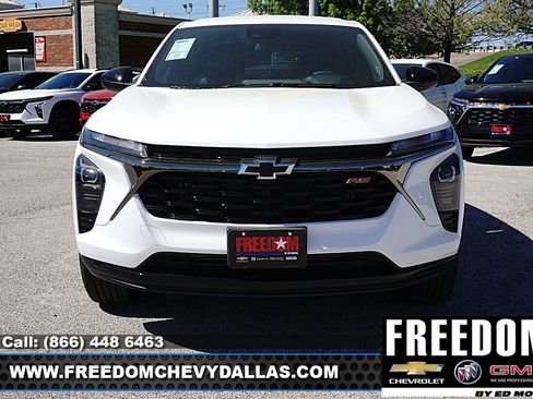 New 2026 Chevrolet Trax RS w/ Driver Confidence Package image 2