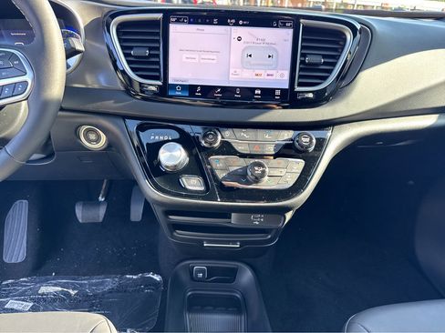 New 2026 Chrysler Voyager LX image 23