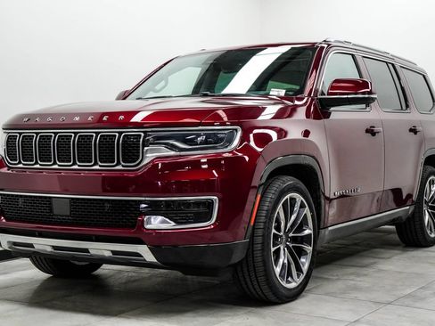 Used 2022 Jeep Wagoneer Series III w/ Premium Group I AWD/4WD image 6