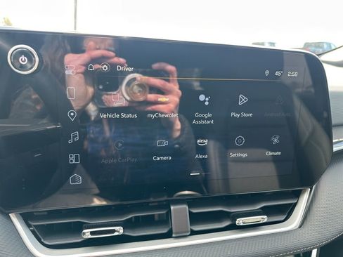 Used 2025 Chevrolet Equinox LT w/ Convenience Package II image 19