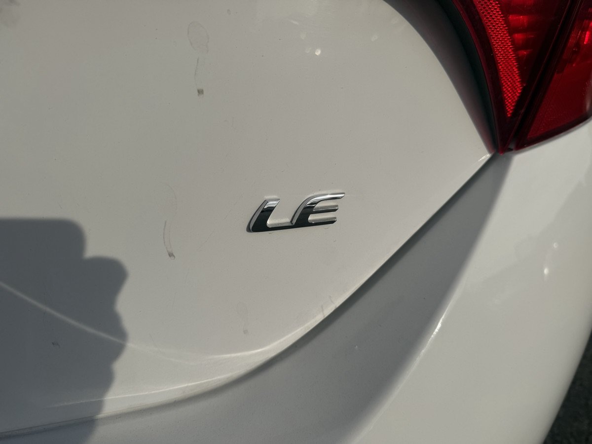 Used 2017 Toyota Corolla LE FWD image 5