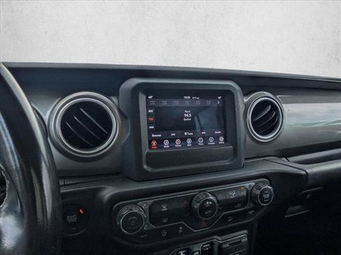 Used 2020 Jeep Wrangler Unlimited Sahara AWD/4WD image 12