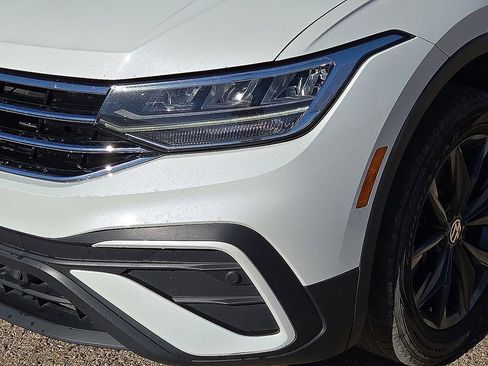 Used 2023 Volkswagen Tiguan SE image 9