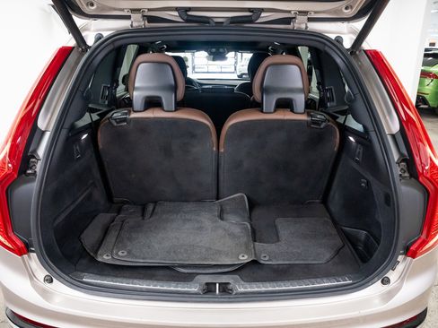 Used 2023 Volvo XC90 T8 Plus image 8