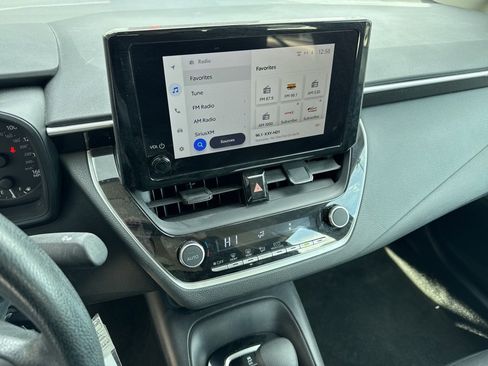 Used 2024 Toyota Corolla LE image 11