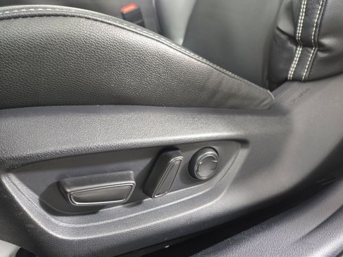 Used 2025 Toyota Camry SE image 30