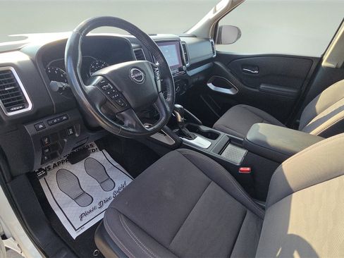 Used 2022 Nissan Frontier SV image 18