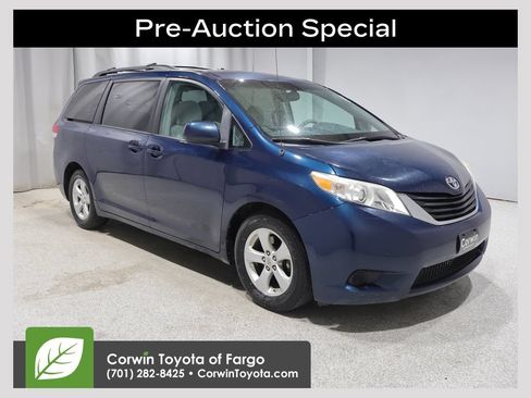 Used 2011 Toyota Sienna LE FWD image 1