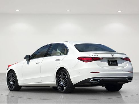 Used 2025 Mercedes-Benz C 300 Sedan image 3