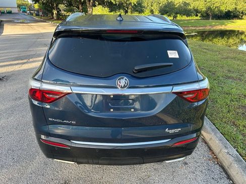 Used 2023 Buick Enclave Essence w/ Experience Buick Package FWD image 5