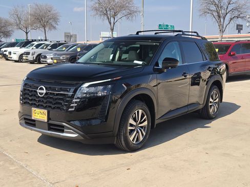 New 2026 Nissan Pathfinder SL image 7