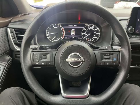 Used 2023 Nissan Rogue SV image 22