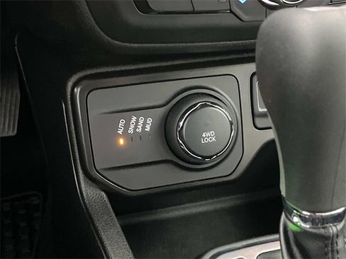 Used 2023 Jeep Renegade Latitude image 16