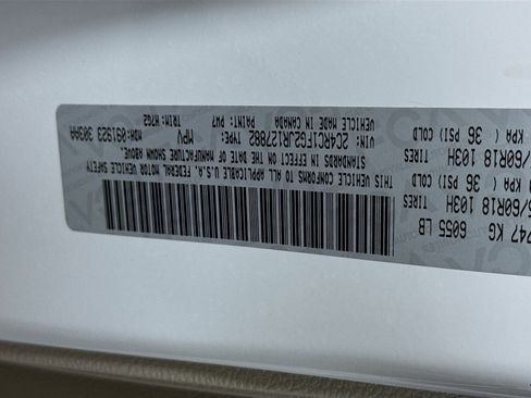 Used 2018 Chrysler Pacifica Touring Plus FWD image 40