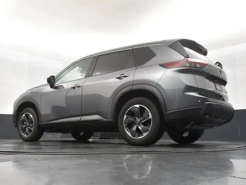 Used 2024 Nissan Rogue SV FWD image 12