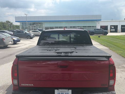 Used 2025 Honda Ridgeline Black Edition image 5