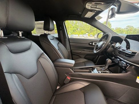 New 2026 Jeep Compass Latitude AWD/4WD image 11