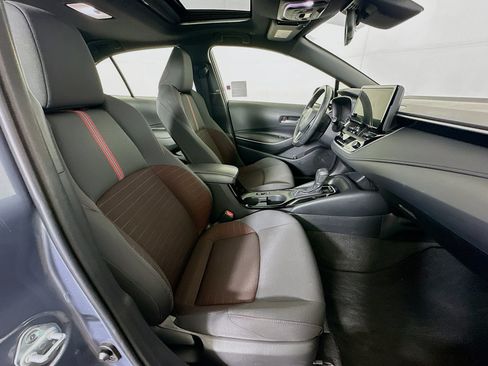 Used 2023 Toyota Corolla SE w/ SE Premium Package FWD image 32