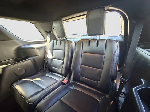 Used 2016 Ford Explorer XLT w/ Equipment Group 202A AWD/4WD image 16