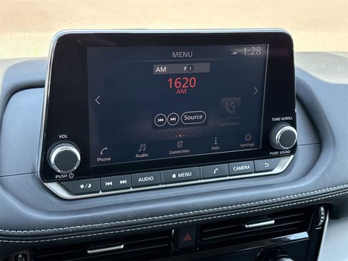 Used 2021 Nissan Rogue SV image 20