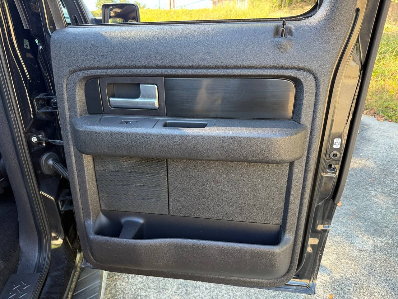 Used 2014 Ford F150 FX4 w/ FX Appearance Package AWD/4WD image 25