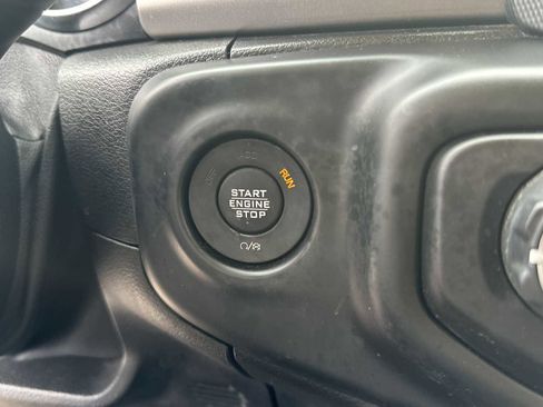 Used 2019 Jeep Wrangler Sport image 13