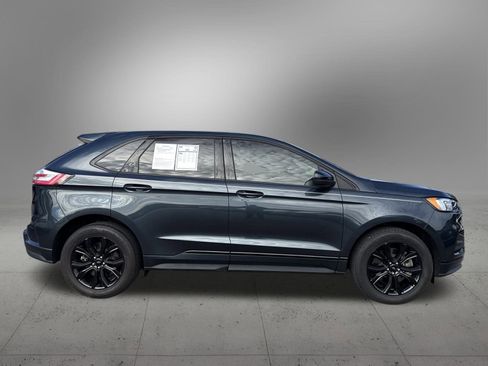Used 2024 Ford Edge SE w/ Black Appearance Package image 5