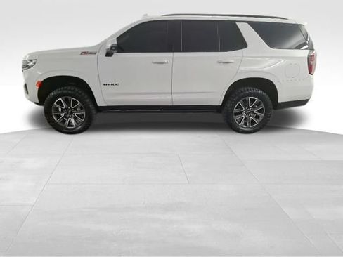 Used 2024 Chevrolet Tahoe Z71 w/ Luxury Package AWD/4WD image 4