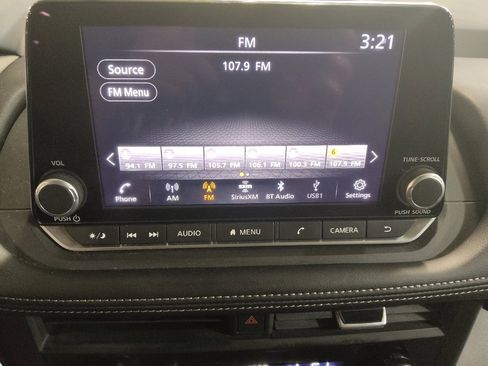Used 2024 Nissan Rogue SV AWD/4WD image 25