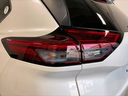 Used 2023 Nissan Rogue SV w/ SV Premium B Package AWD/4WD image 35